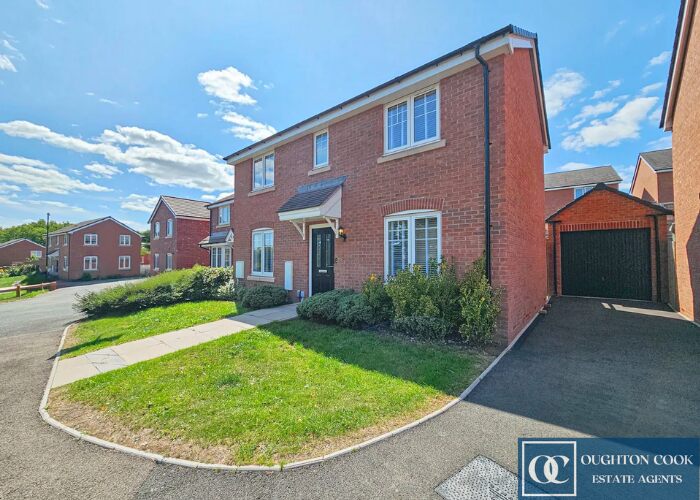 3 Bedroom Detached House For Sale In Cabinhill Road, Nuneaton, CV10