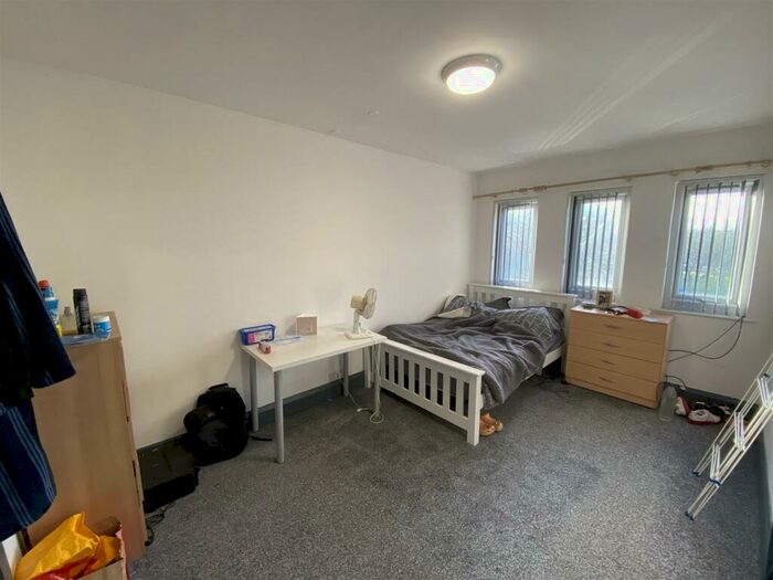 3 Bedroom Apartment To Rent In Trent Bridge Buildings, Nottingham, NG2