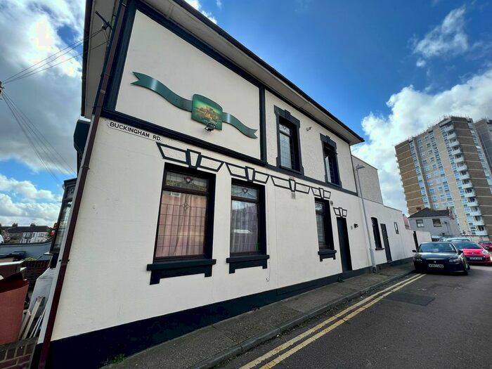 4 Bedroom Flat To Rent In Dover Road, Northfleet, Gravesend, DA11