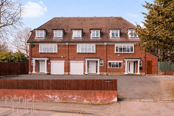 5 Bedroom Terraced House For Sale In High Road, Loughton, IG10