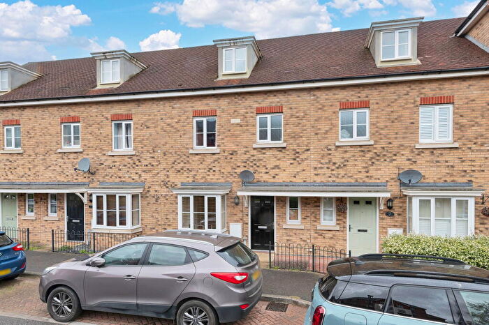 4 Bedroom Terraced House For Sale In Chaffinch Lane, Hampton Vale, Peterborough, PE7