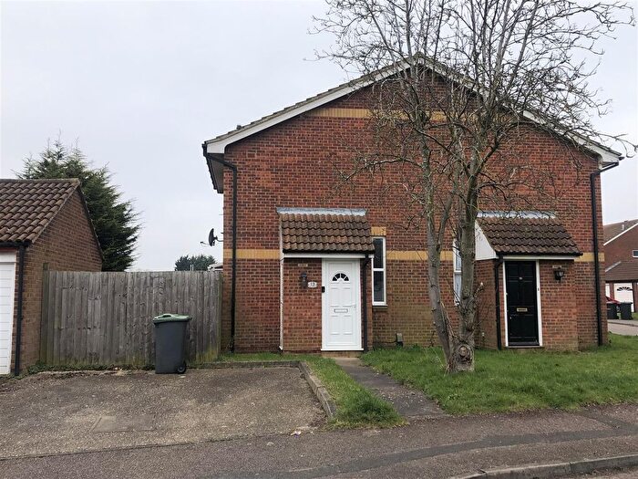 1 Bedroom End Of Terrace House To Rent In Alburgh Close, Bedford, MK42