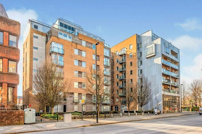 3 Bedroom Penthouse To Rent In High Street, Southampton, SO14
