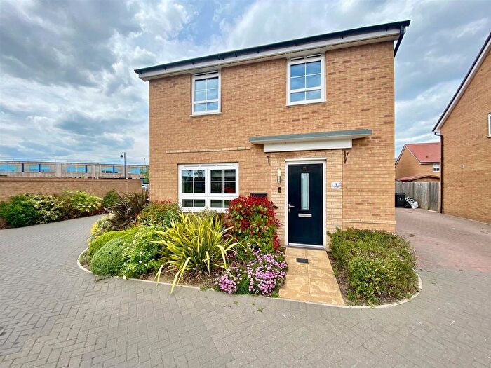 4 Bedroom Detached House For Sale In Meadley Place, Hampton Water, Peterborough, PE7