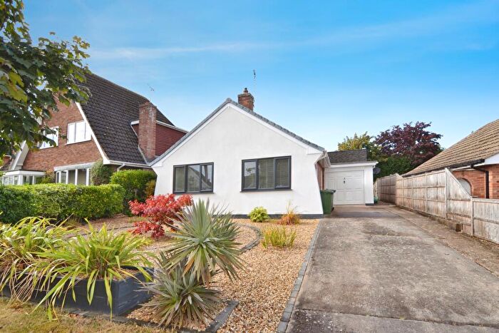 3 Bedroom Detached Bungalow For Sale In Pinewood Drive, Mansfield, NG18