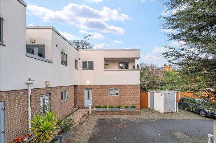 2 Bedroom Flat For Sale In Criterion Mews, London, SE24
