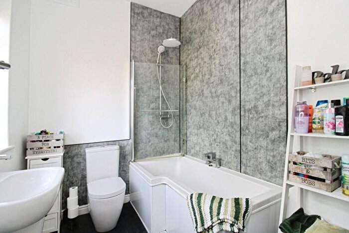 5 Bedroom Semi-detached House For Sale In Studley Road, Ripon, HG4