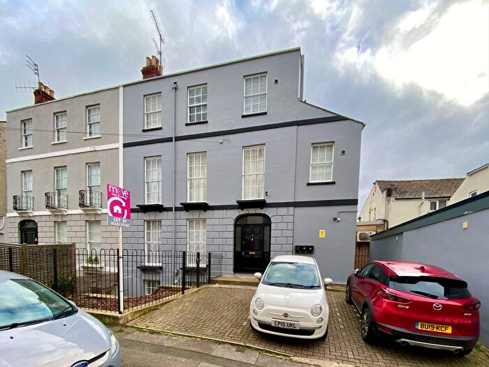 2 Bedroom Flat To Rent In Grosvenor Street, Cheltenham, GL52