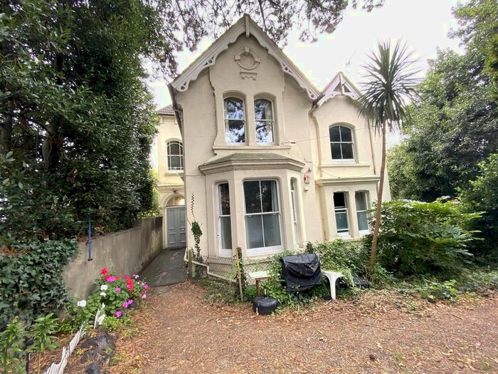 1 Bedroom Flat To Rent In Elphinstone Road, Hastings, TN34