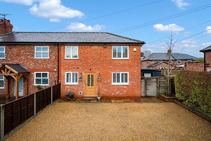 3 Bedroom Link Detached House For Sale In Oak Road, Cheadle, SK8