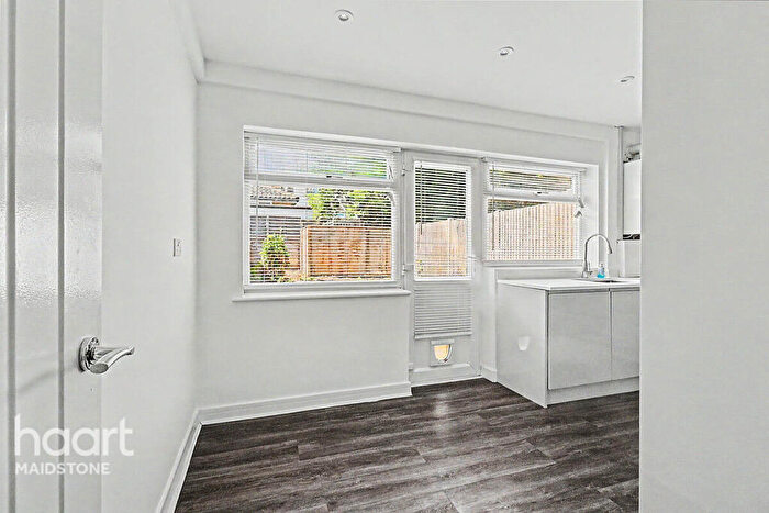 3 Bedroom Terraced House For Sale In Elmstone Close, Maidstone, ME16