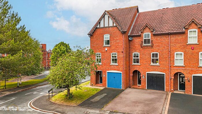 4 Bedroom Detached House For Sale In Kensington Drive, Tamworth, Staffordshire, B79