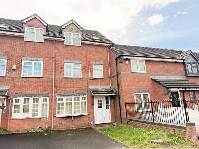 4 Bedroom Town House For Sale In Hawthorn Close, Bordesley, Birmingham, B9