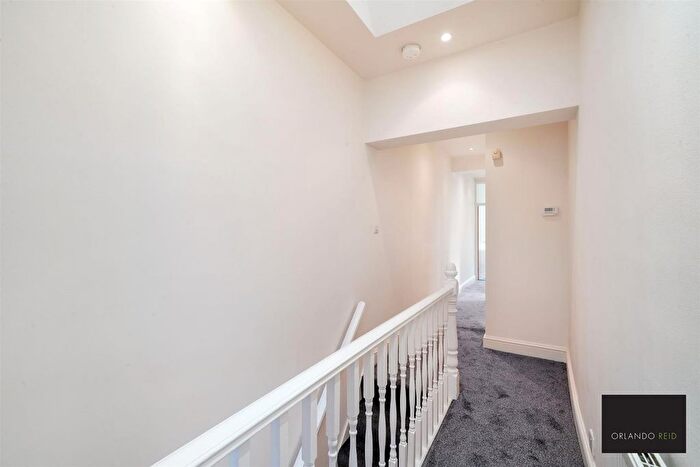 2 Bedroom Flat To Rent In John Ruskin Street, London, SE5