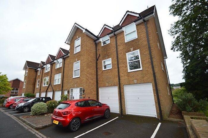 1 Bedroom Apartment To Rent In Bedroom Ground Floor Apartment In Godalming, GU7