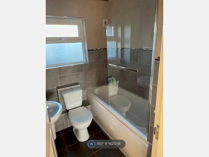 2 Bedroom Flat To Rent In Varney Road, Nottingham, NG11