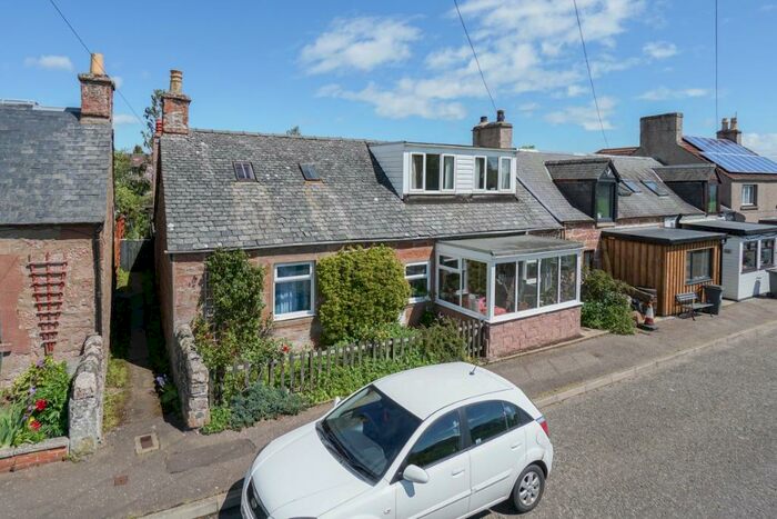 3 Bedroom Cottage For Sale In Rosewell Road, Kirriemuir, Angus, DD8