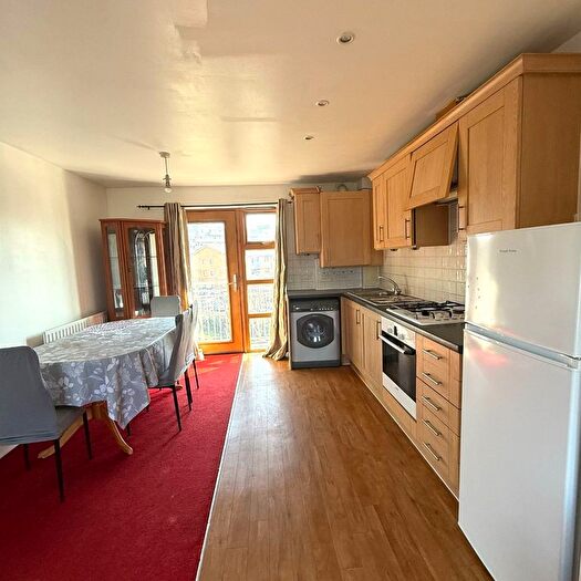 2 Bedroom Flat To Rent In Cooke Street, Barking, IG11