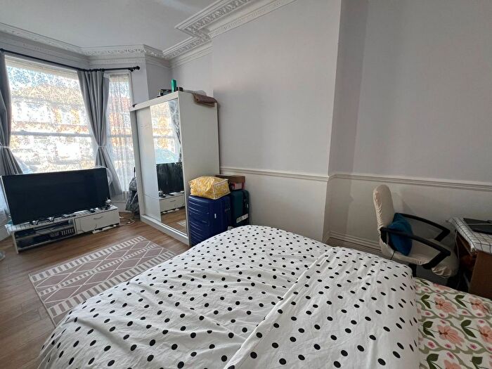 1 Bedroom Studio To Rent In Ilford, IG1