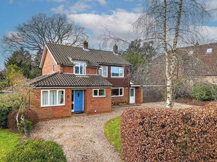 4 Bedroom Detached House For Sale In Tuffnells Way, Harpenden, AL5