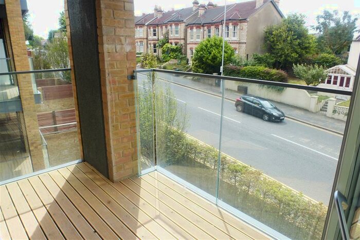 1 Bedroom Flat To Rent In Goldstone Crescent, Hove, BN3