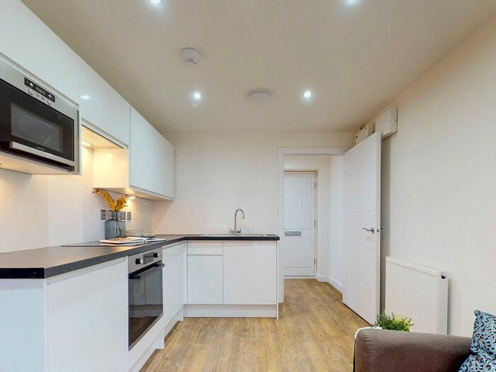 1 Bedroom Flat To Rent In Clarendon Road, Leeds, LS2