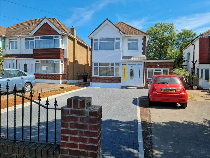 4 Bedroom Detached House For Sale In Collier Row Lane, Romford, London, RM5