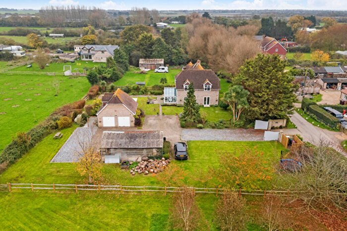 4 Bedroom Semi-Detached House For Sale In Chalk Lane, Chichester, PO20