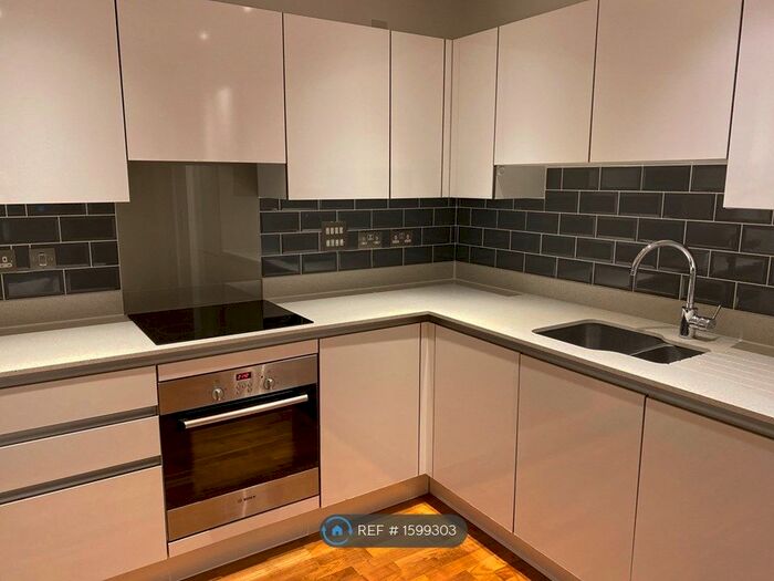 2 Bedroom Flat To Rent In Bellville House, London, SE10