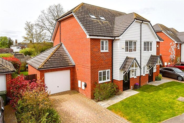 3 Bedroom Semi Detached House For Sale In Smith Way, Headcorn, Ashford, Kent, TN27