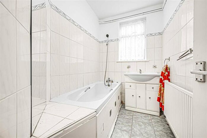1 Bedroom Flat For Sale In Buckingham Road, NW10