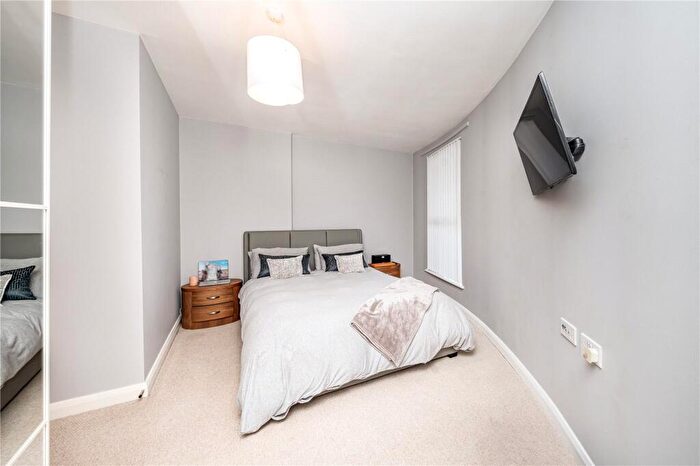 1 Bedroom Apartment For Sale In Queensland Road, London, N7