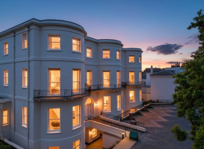 4 Bedroom Flat For Sale In London Road, Cheltenham, GL52