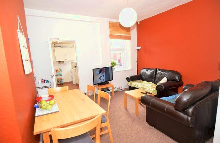 4 Bedroom Flat To Rent In Second Avenue, Heaton, Newcastle Upon Tyne NE6