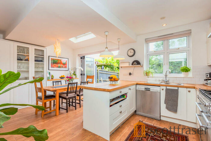 3 Bedroom Terraced House To Rent In Wharton Road, Headington, OX3