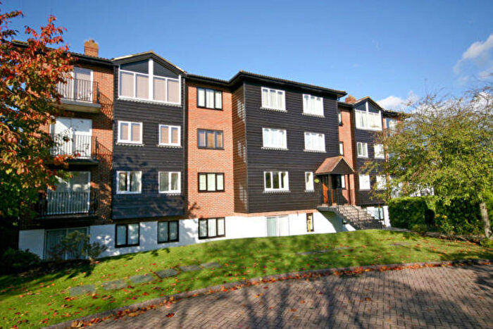 1 Bedroom Flat To Rent In Great Heathmead, Haywards Heath, RH16