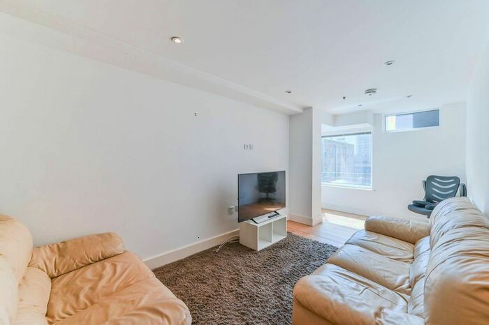 1 Bedroom Flat To Rent In Green Dragon House, Central Croydon, Croydon, CR0