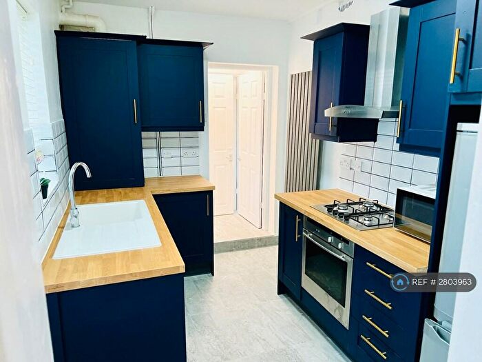 3 Bedroom Terraced House To Rent In Holmesdale Road, London, SE25