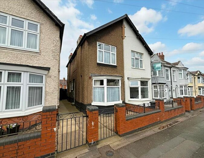 3 Bedroom Semi Detached House For Sale In Humberstone Drive, Leicester, Leicestershire, LE5