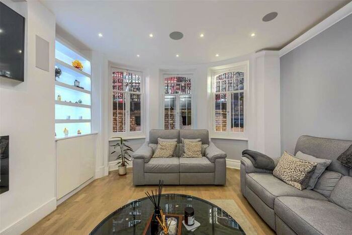 4 Bedroom Apartment To Rent In Hyde Park Mansions, Cabbell Street, Marylebone, NW1