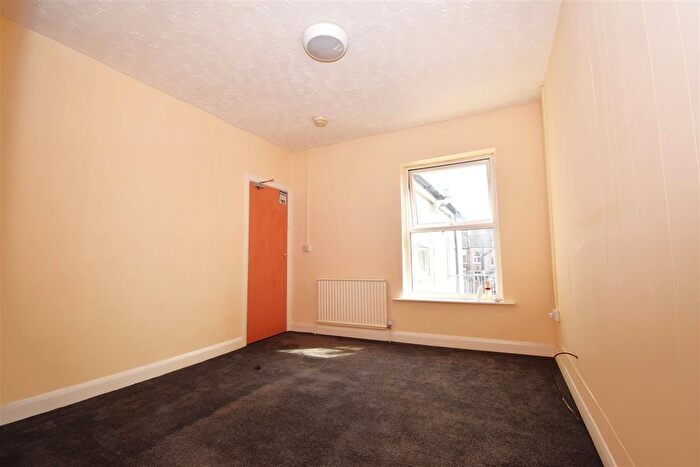 1 Bedroom Flat To Rent In Mulgrave Street, Scunthorpe, DN15
