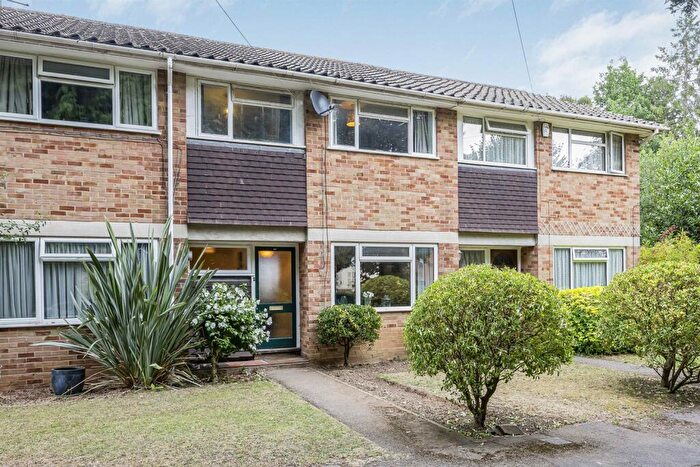 3 Bedroom Town House For Sale In Ellesmere Close, Caversham, Reading, RG4