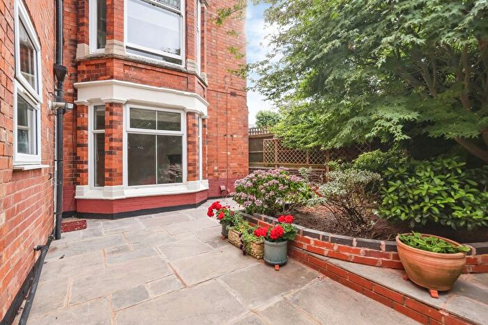 1 Bedroom Flat For Sale In Battenhall Road, Worcester, Worcestershire, WR5