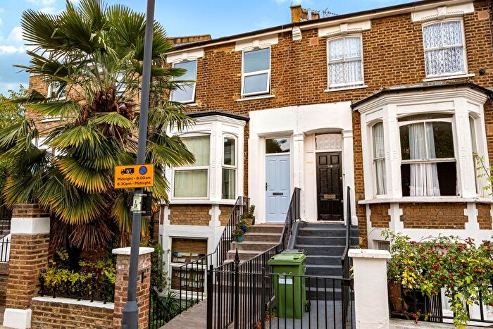 1 Bedroom Flat To Rent In Stowe Road, London, W12