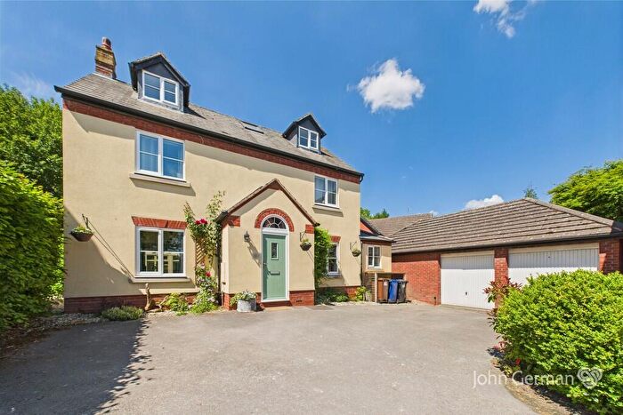 5 Bedroom Detached House For Sale In Alexandra Drive, Yoxall, DE13