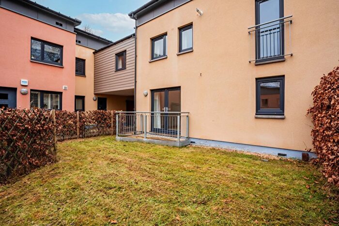3 Bedroom Link Detached House For Sale In Glamis Gardens, Dundee, DD2