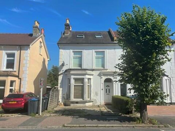 Studio To Rent In Birchanger Road, South Norwood, SE25