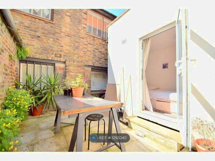 3 Bedroom Flat To Rent In Allen Road, London N16