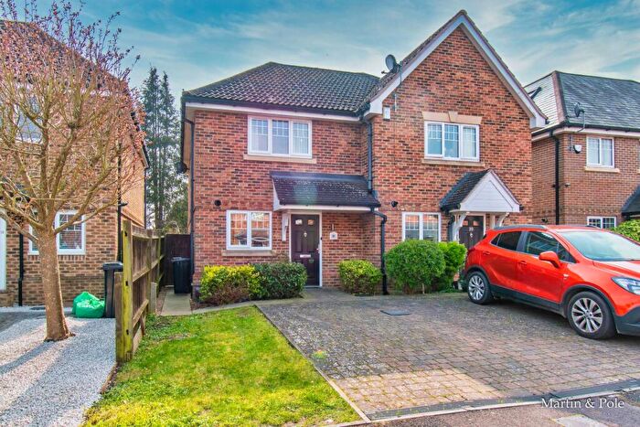 2 Bedroom Semi Detached House For Sale In Heather Hill Close, Earley, Reading, RG6