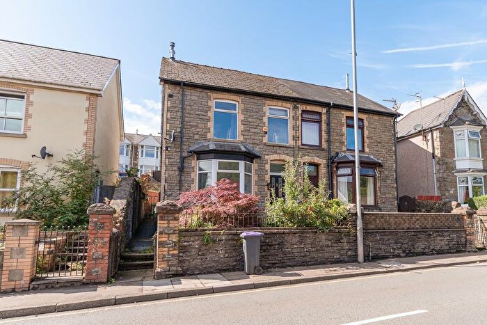 4 Bedroom Semi-detached House For Sale In St. Lukes Road, Pontnewynydd, NP4